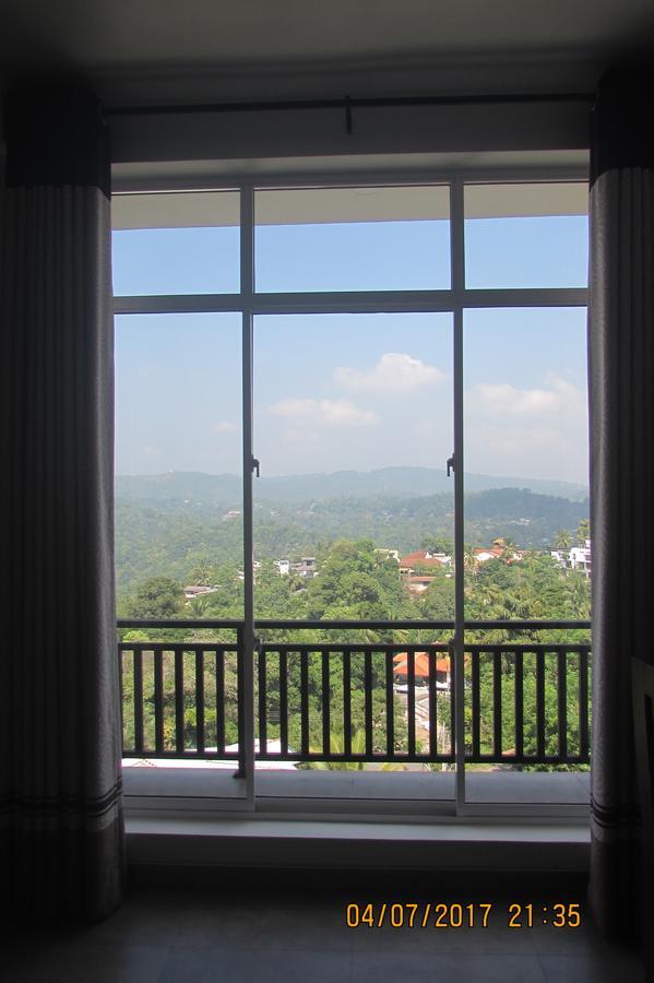 Red Chillies Tourist Inn Kandy Exterior foto